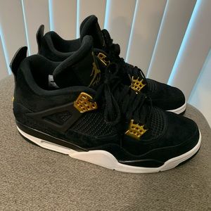 Jordan 4 Royalty